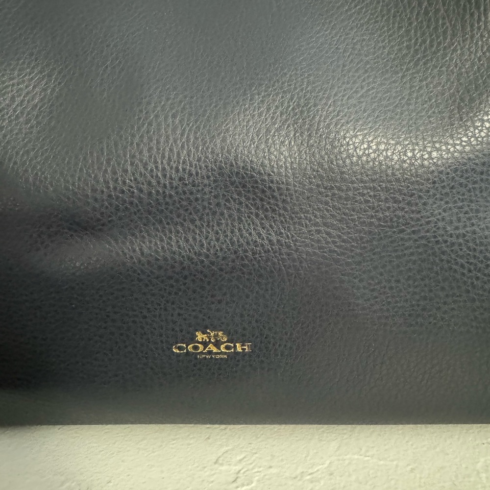 Coach Derby navy pebbled leather tote w/ snap closure - Picture 4 of 12